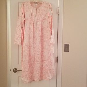 Miss Elaine Nightgown NWT